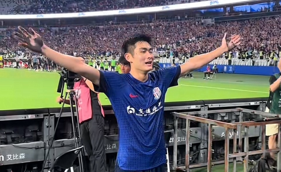 包含TES翻盘EG，ShowMaker关键团战开团秒人焦点之战半决赛，强势挺进下一轮的词条