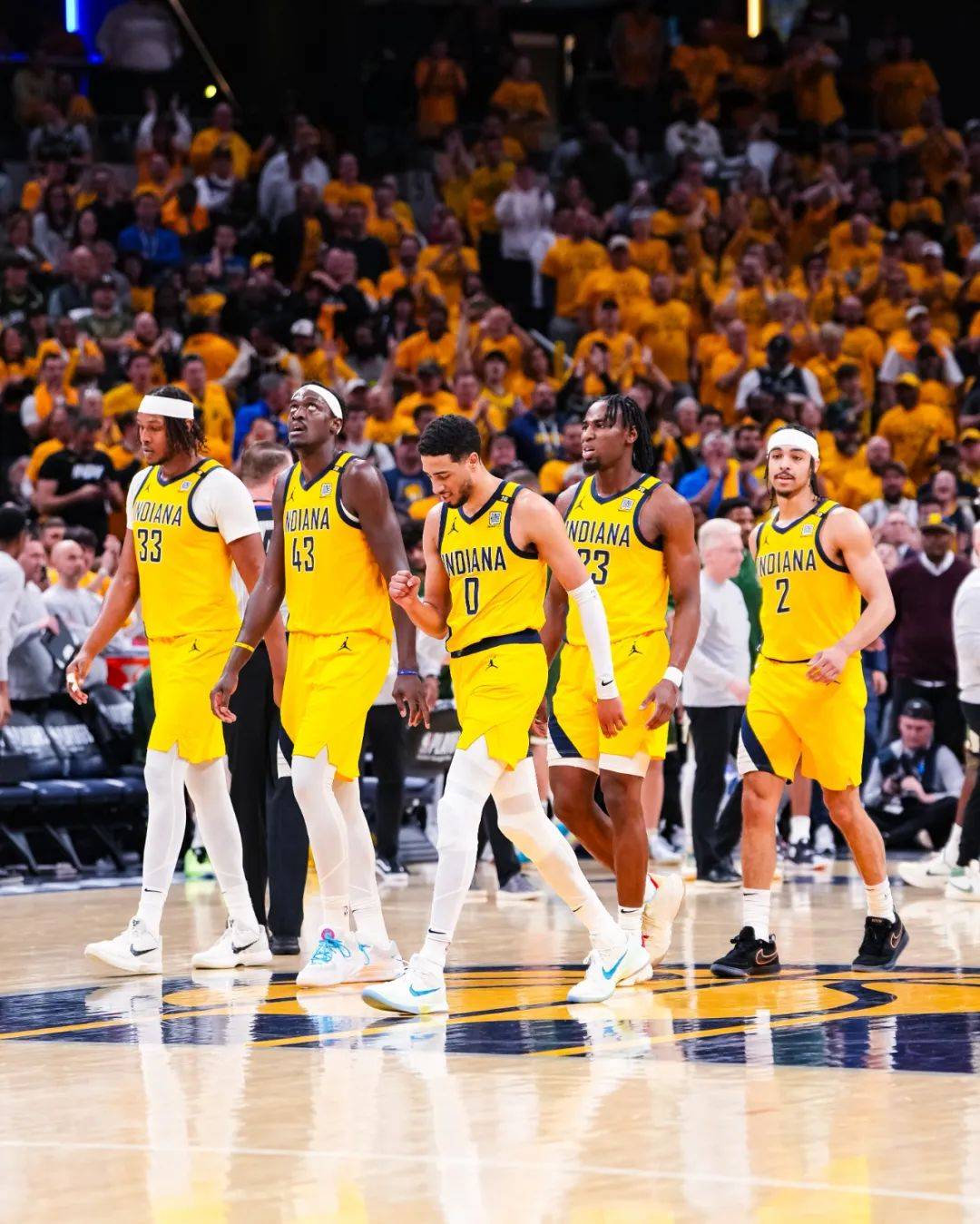 雄鹿击败步行者，继续领跑联盟