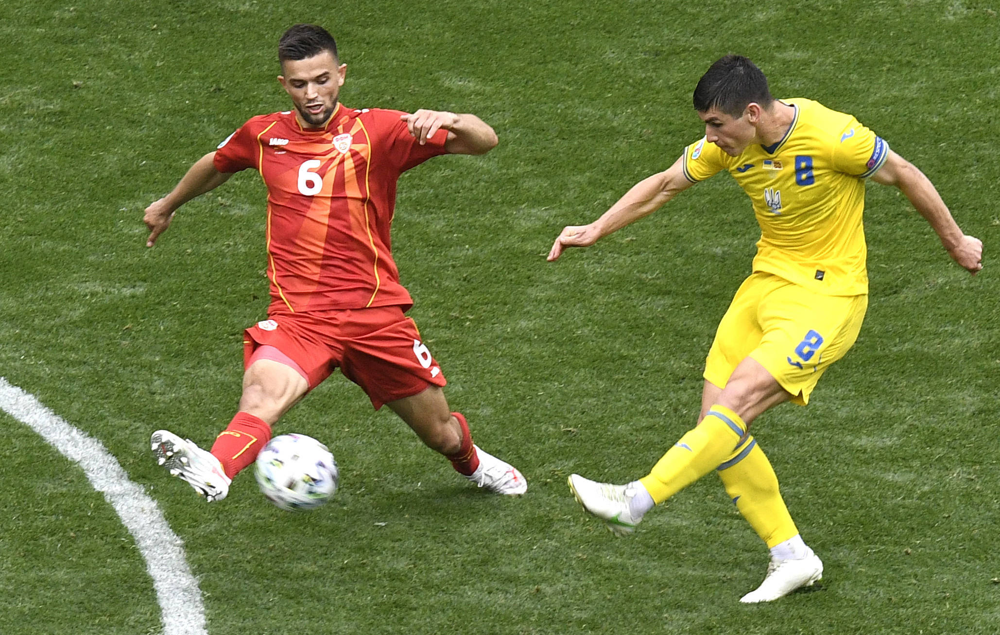 西班牙队在小组赛中平乌克兰队