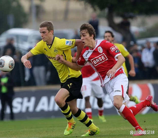 世俱杯2025-阿贾克斯表现抢眼,球队成绩蒸蒸日上的简单介绍