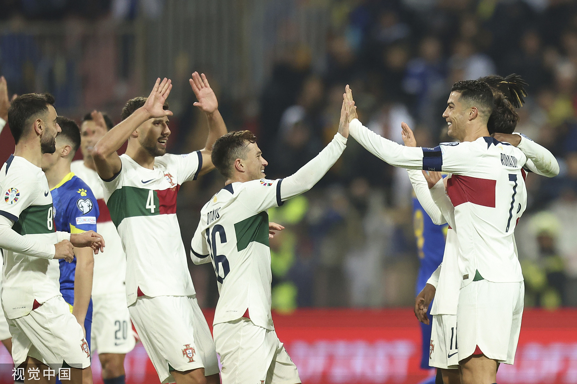 世俱杯时间-波黑队豪取胜利,晋级欧洲杯