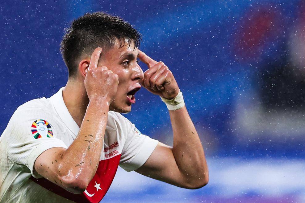 世俱杯时间-西班牙队迎来新帅,重振士气备战大赛