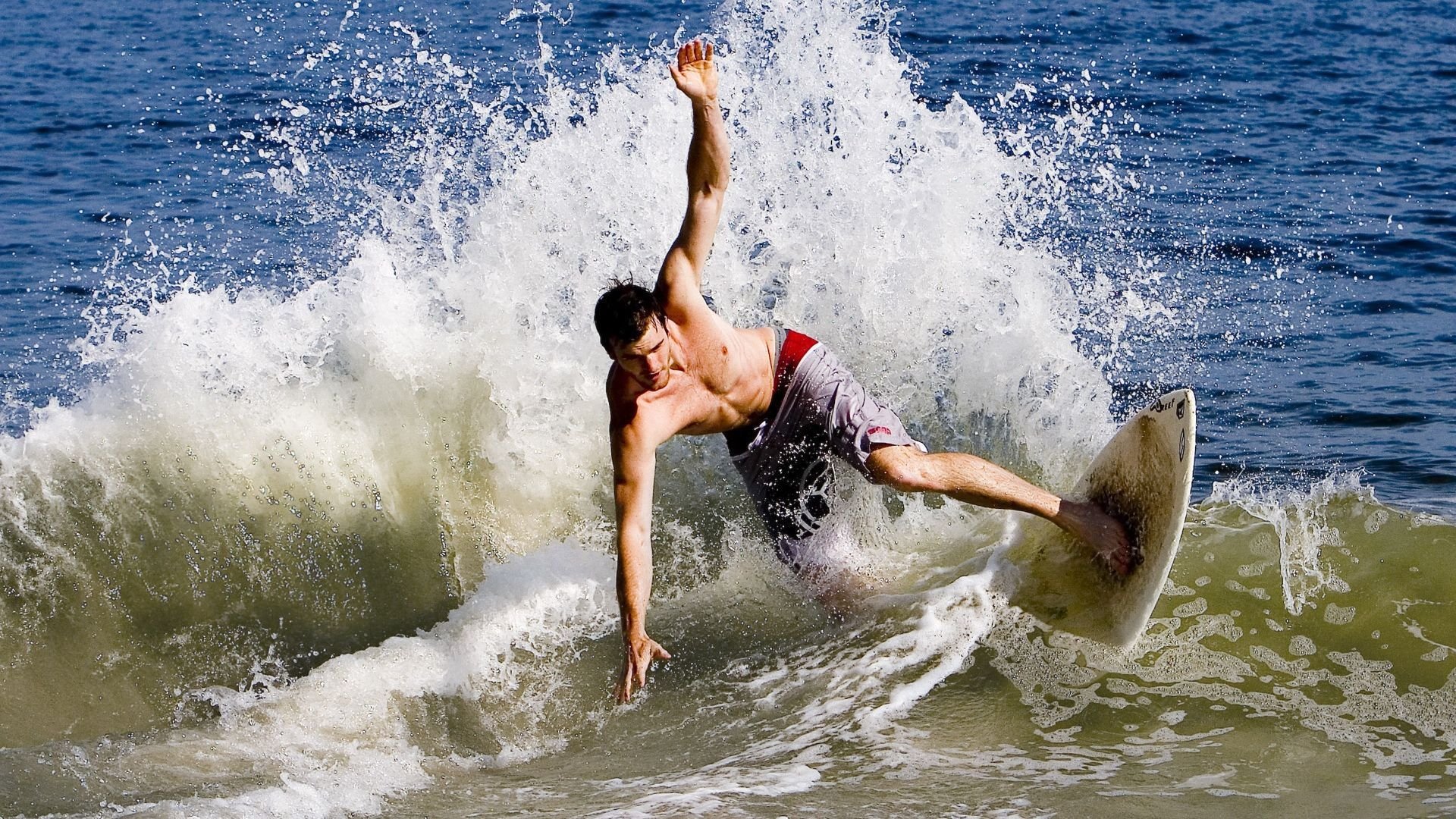 北欧风暴席卷主场！丹麦羽毛球队轻取中国队，石宇奇展现统治级表现